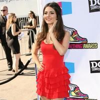 Victoria Justice - Celebs at Do Something Awards 2011 Photos | Picture 59677